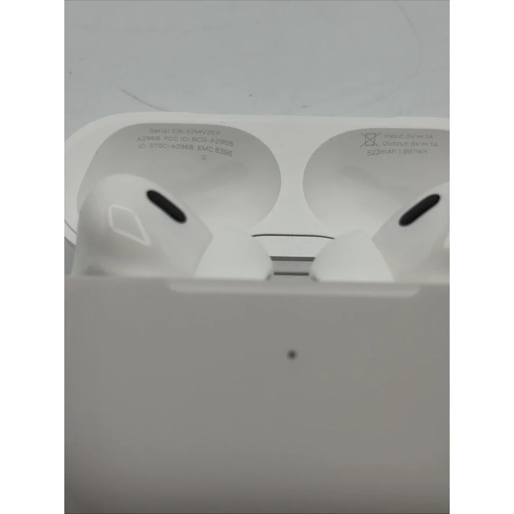 Apple AirPods Pro 2nd Gen USB-C MagSafe Charging Case White A2968 A3047 A3048